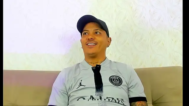 Snapshot of MaximoHall86 chatting on November 7, 2025, 11:59 am MaximoHall86 online show from November 7, 2025, 11:59 am