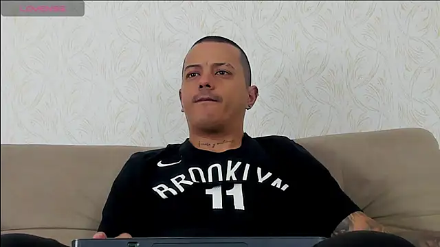 Snapshot of MaximoHall86 chatting on October 28, 2025, 12:15 pm MaximoHall86 online show from October 28, 2025, 12:15 pm