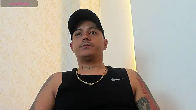 Snapshot of MaximoHall86 chatting on October 11, 2025, 12:17 pm MaximoHall86 online show from October 11, 2025, 12:17 pm