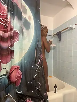 Snapshot of oceanmotion762 chatting on October 28, 2025, 4:02 am oceanmotion762 online show from October 28, 2025, 4:02 am