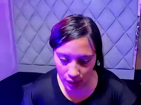 CarlaWhatson18 online show from September 24, 2025, 12:55 pm