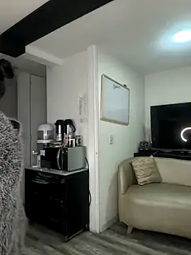 Alisson Stonee online show from April 14, 2026, 11:54 pm