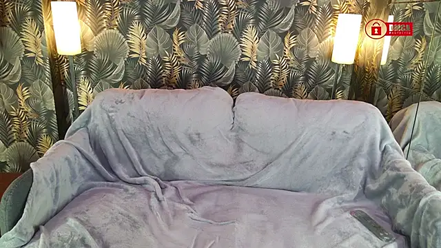 Snapshot of ThiccMady chatting on November 7, 2025, 1:54 am ThiccMady online show from November 7, 2025, 1:54 am