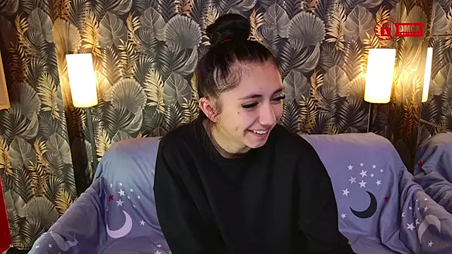 Charming LIA online show from November 8, 2025, 4:54 pm