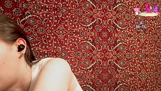 Snapshot of ivetabloom chatting on October 10, 2025, 5:03 pm ivetabloom online show from October 10, 2025, 5:03 pm