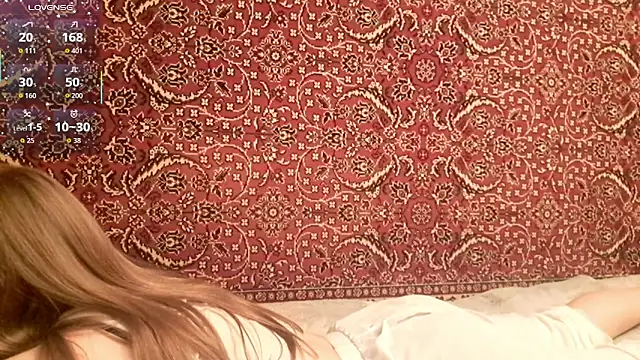 Snapshot of ivetabloom chatting on October 17, 2025, 6:32 pm ivetabloom online show from October 17, 2025, 6:32 pm