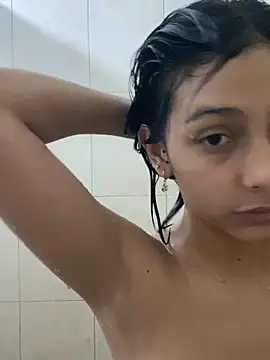 Snapshot of xoxo_milk chatting on February 21, 2026, 7:49 pm xoxo milk online show from February 21, 2026, 7:49 pm