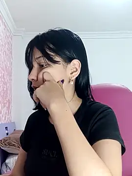 Snapshot of xoxo_milk chatting on February 19, 2026, 7:44 pm xoxo milk online show from February 19, 2026, 7:44 pm