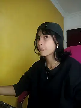 xoxo milk online show from October 14, 2025, 3:56 pm