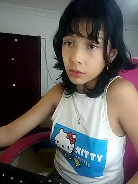 xoxo milk online show from October 26, 2025, 3:56 pm