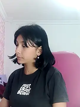 Snapshot of xoxo_milk chatting on February 20, 2026, 6:32 pm xoxo milk online show from February 20, 2026, 6:32 pm