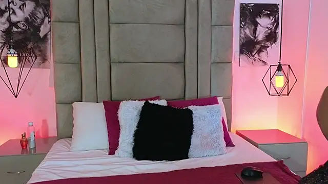 Snapshot of Charlotteto_ chatting on October 7, 2025, 4:02 am Charlotteto online show from October 7, 2025, 4:02 am