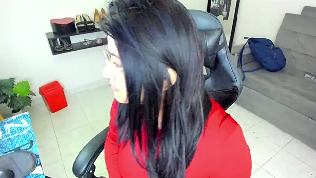 Snapshot of Miel_82 chatting on November 4, 2025, 12:20 pm Miel 82 online show from November 4, 2025, 12:20 pm