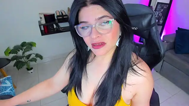 Snapshot of Miel_82 chatting on September 26, 2025, 11:17 am Miel 82 online show from September 26, 2025, 11:17 am