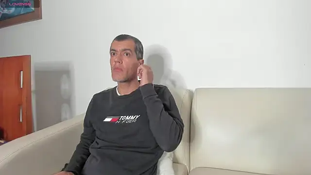 jazmin aladdin online show from September 27, 2025, 9:48 am