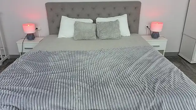 AlinaLiii online show from April 16, 2026, 9:39 pm