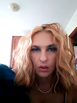 Snapshot of LaraDiva7799 chatting on October 1, 2025, 8:19 am LaraDiva7799 online show from October 1, 2025, 8:19 am