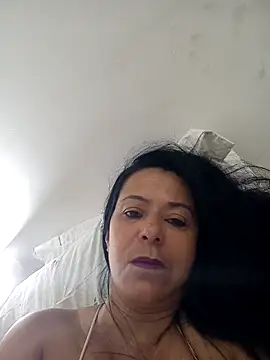 lucineia7 online show from April 16, 2026, 8:04 am