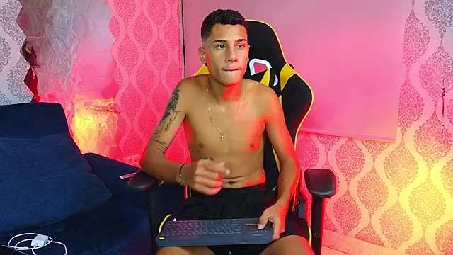 Snapshot of Twink_davidxx chatting on September 20, 2025, 7:41 pm Twink davidxx online show from September 20, 2025, 7:41 pm