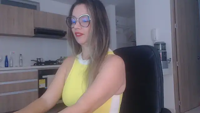 LovePaula online show from June 2, 2026, 11:43 am