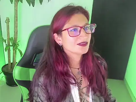 VictoriaSpenser online show from October 23, 2025, 8:40 pm