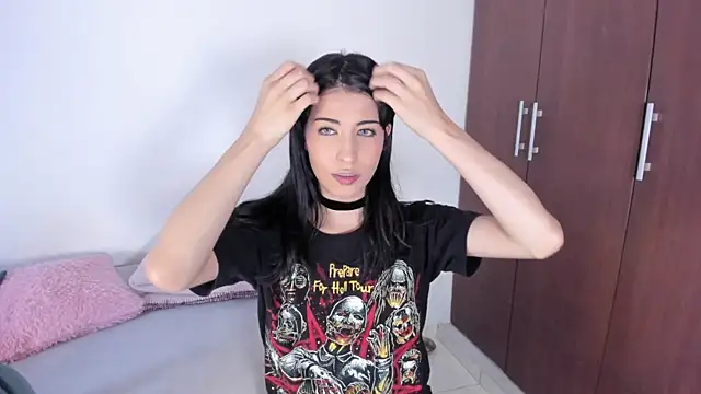 Snapshot of ScarlettRosetti chatting on October 19, 2025, 2:03 am ScarlettRosetti online show from October 19, 2025, 2:03 am