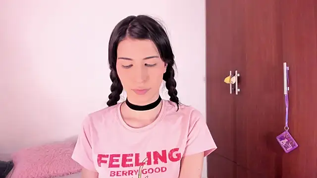 Snapshot of ScarlettRosetti chatting on November 16, 2025, 2:05 am ScarlettRosetti online show from November 16, 2025, 2:05 am