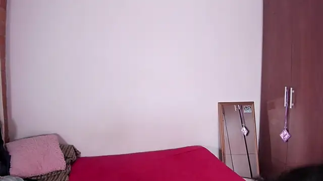 Snapshot of ScarlettRosetti chatting on July 18, 2026, 12:30 am ScarlettRosetti online show from July 18, 2026, 12:30 am