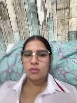 Snapshot of Valery_lux16 chatting on October 15, 2025, 12:02 pm Valery lux16 online show from October 15, 2025, 12:02 pm