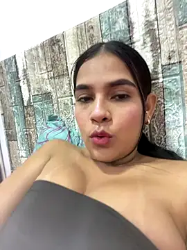 Snapshot of Valery_lux16 chatting on October 2, 2025, 12:03 am Valery lux16 online show from October 2, 2025, 12:03 am