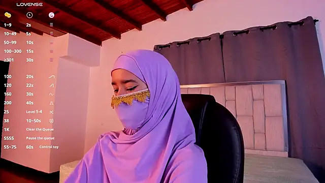 kalila latif online show from October 7, 2025, 2:56 am