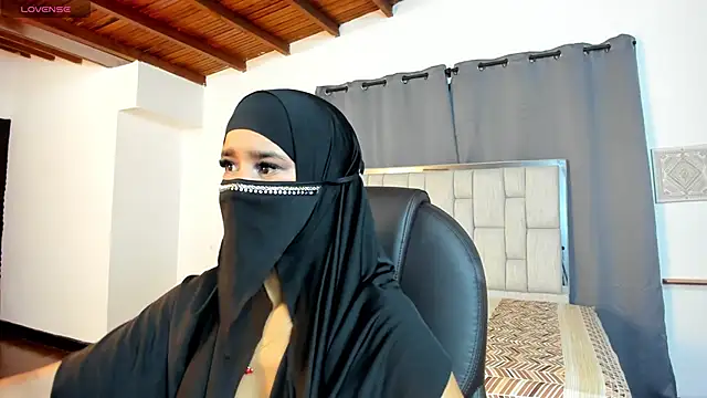 kalila latif online show from November 6, 2025, 2:59 am