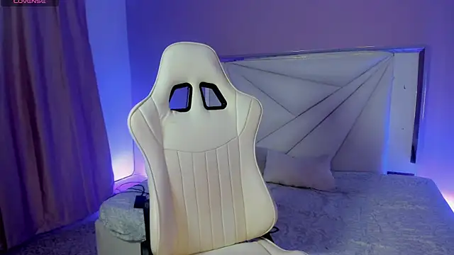 Isabela saenz online show from October 13, 2025, 12:12 am