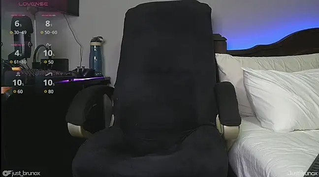 JustBrunox online show from March 16, 2025, 10:22 am