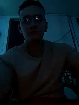 Snapshot of Johan_sb chatting on November 3, 2025, 6:18 am Johan sb online show from November 3, 2025, 6:18 am