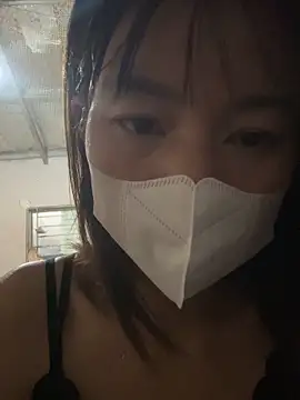 Snapshot of Hana-xinh chatting on October 18, 2025, 4:36 am Hana-xinh online show from October 18, 2025, 4:36 am