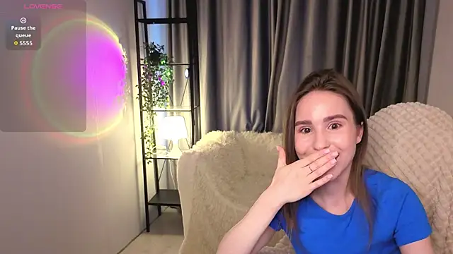 Snapshot of chatting on October 17, 2025, 5:22 am online show from October 17, 2025, 5:22 am