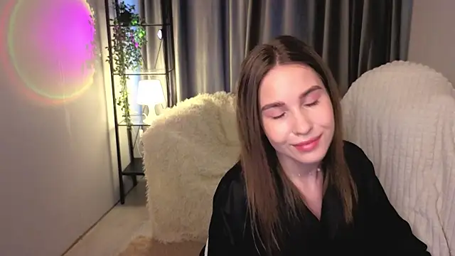 Snapshot of chatting on October 12, 2025, 5:42 am online show from October 12, 2025, 5:42 am