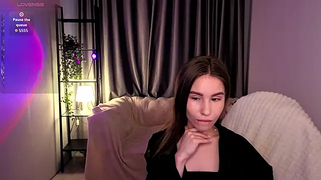 Snapshot of chatting on October 22, 2025, 5:29 am online show from October 22, 2025, 5:29 am