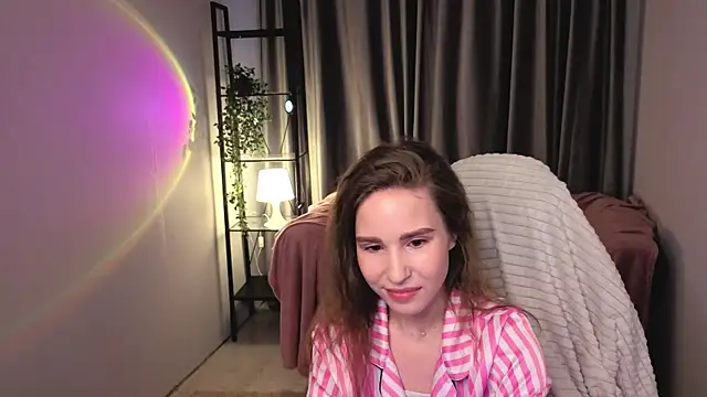 Snapshot of chatting on October 11, 2025, 5:19 am online show from October 11, 2025, 5:19 am