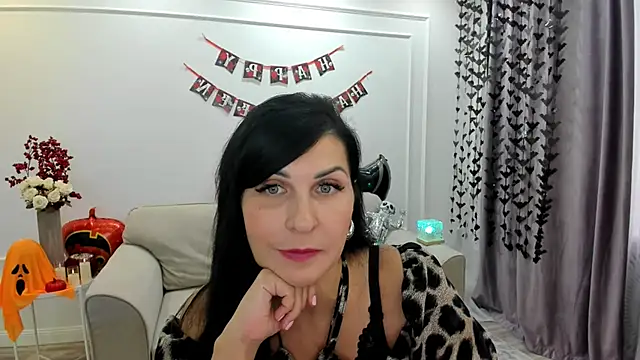 Snapshot of Moon_Veloure1 chatting on October 15, 2025, 11:51 am Moon Veloure1 online show from October 15, 2025, 11:51 am