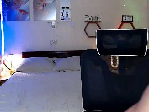 niel cumshow online show from February 19, 2026, 12:46 pm