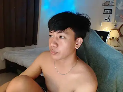 niel cumshow online show from December 15, 2025, 6:14 pm