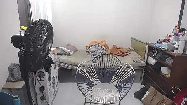 Snapshot of Mirage_Sertori chatting on December 19, 2025, 3:36 pm Mirage Sertori online show from December 19, 2025, 3:36 pm