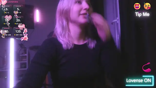 Snapshot of ChristinaFivePlus chatting on October 5, 2025, 7:15 pm ChristinaFivePlus online show from October 5, 2025, 7:15 pm