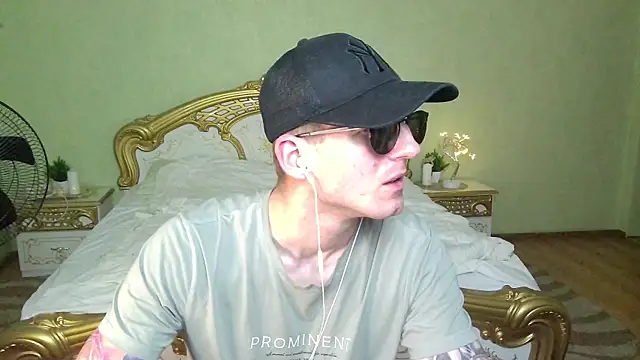 Cum Arsen online show from September 22, 2025, 8:37 pm