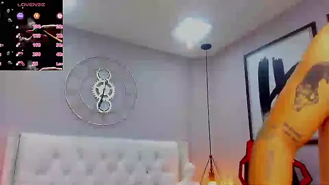 wildthor26 online show from October 9, 2025, 7:42 am