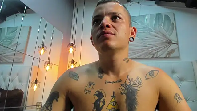 wildthor26 online show from March 4, 2026, 4:09 am