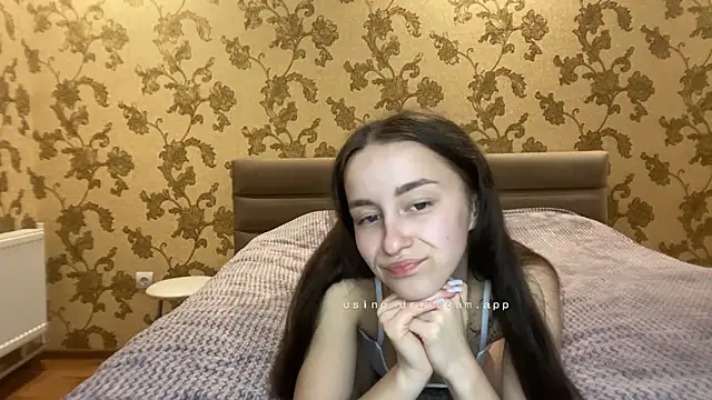 RiriLovesYouu online show from October 19, 2025, 5:59 pm