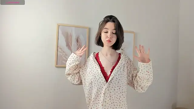 Snapshot of Veyaspace chatting on October 6, 2025, 1:23 pm Veyaspace online show from October 6, 2025, 1:23 pm